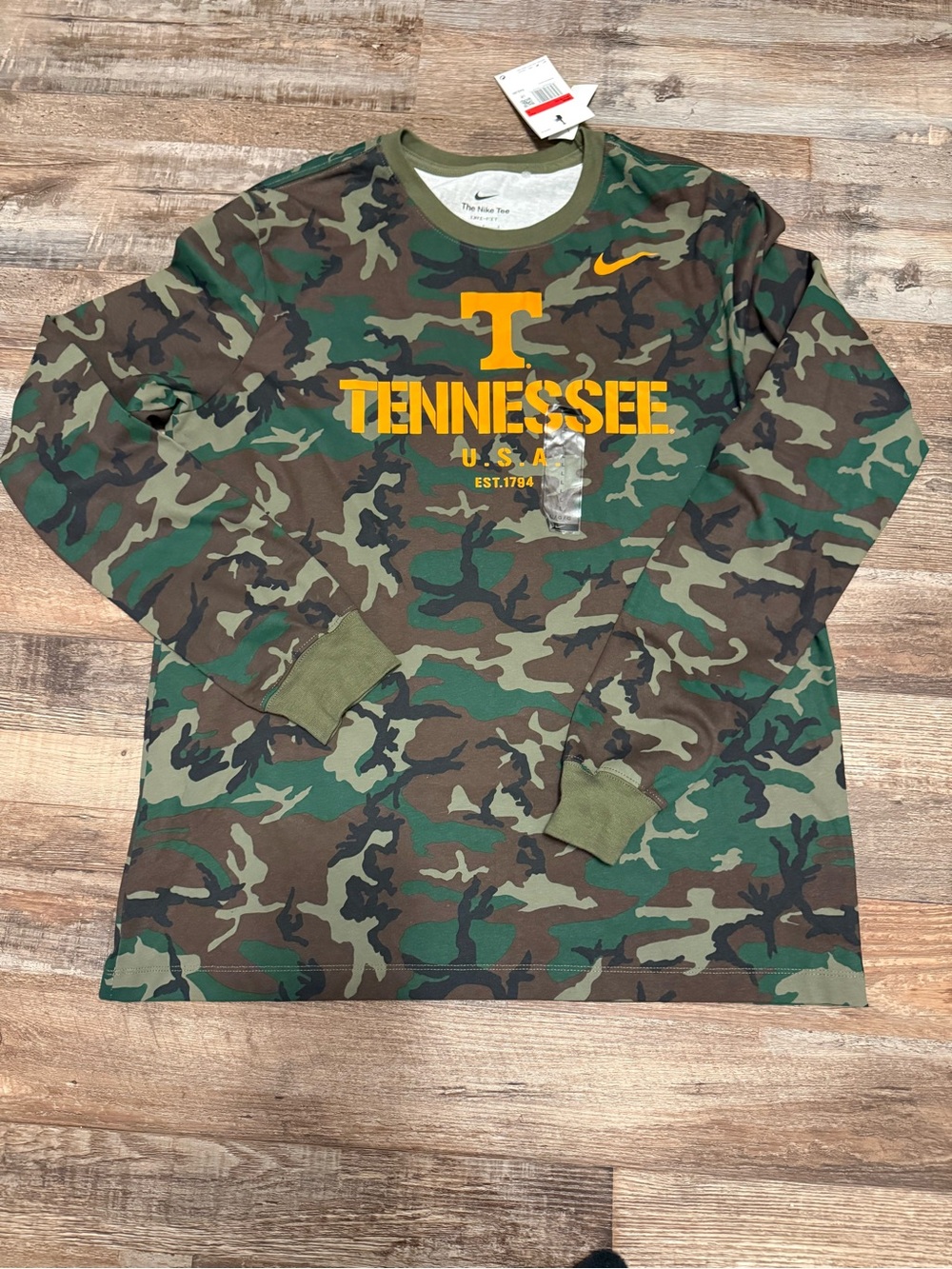 Men’s Long-Sleeve Camouflage Dri Fit Tennessee Tee NWT Size Large